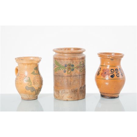 MANIFATTURA EUROPEA DEL XX SECOLO, Vaso, brocca e contenitore