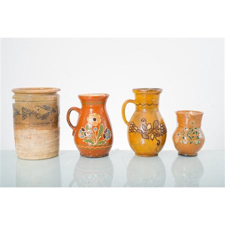 MANIFATTURA EUROPEA PRIMI DEL '900, Tre brocche e contenitore