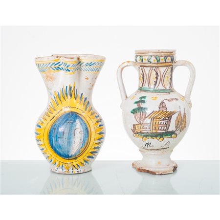 MAN. DELL'ITALIA CENTR. XIX SEC., Versatoio e piccola anfora