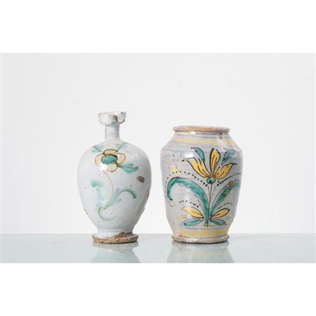 MANIFATTURA DI CALTAGIRONE DEL XIX SECOLO, Oliera e cilindro