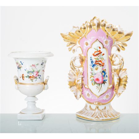 MANIFATTURA FRANCESE DEL XIX SECOLO, Due vasi