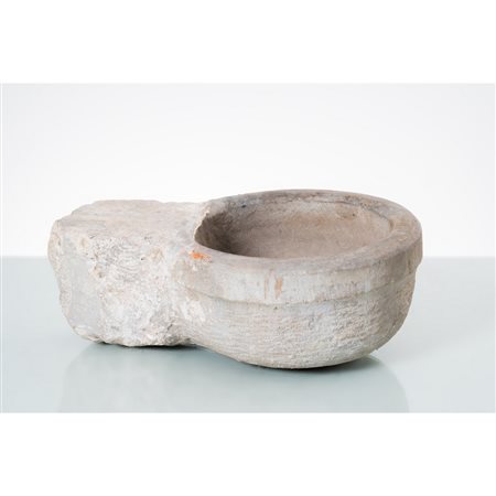 MANIFATTURA SICILIANA DEL XVIII SECOLO, Piccola acquasantiera