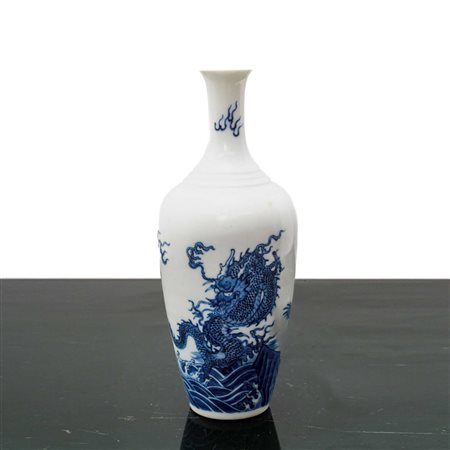 Vaso blu e bianco con dragone, Qing , dinastia