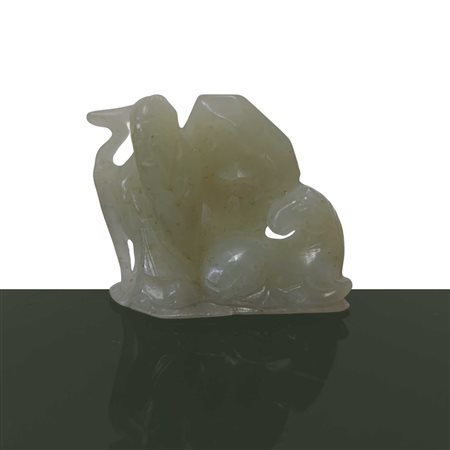 Vecchio saggio con ornamento portafortuna in giada verde, 19° secolo