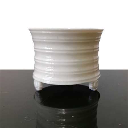 Bruciatore di incenso in porcellana bianca, 18° secolo