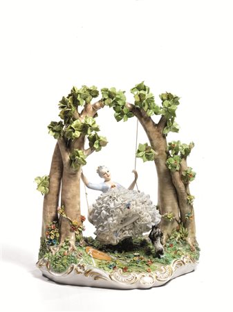 FANCIULLE SULL'ALTALENAManifattura Fabris, Bassano-Milano Gruppo in ceramica...