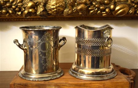 Due portabottiglie in Sheffield H cm 16 Il lotto si trova a Firenze. Il...