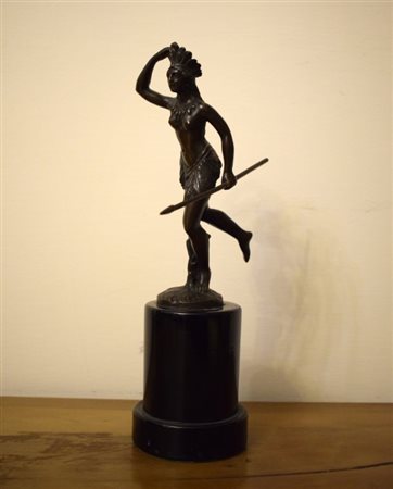 Figura di indiana in bronzo H cm 24 Il lotto si trova a Firenze. Il ritiro e...