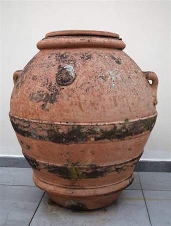 Orcio in terracotta, manifattura Ottavo Bianchi H cm 100 Il lotto si trova a...