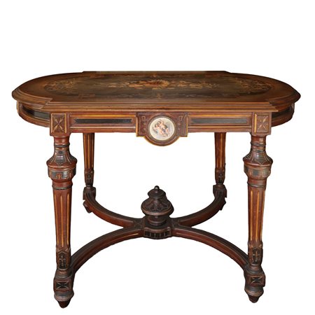 Tavolino con intarsi al piano e porcellane rotonde ai lati, 19° secolo