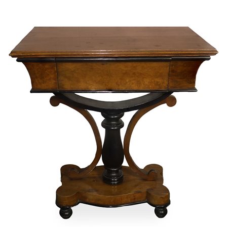 Tavolino da lavoro in legno di noce