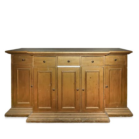Credenza bassa, primi 20° secolo