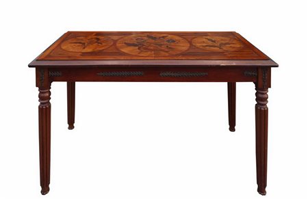 Tavolino rettangolare con piano intarsiato, fine 19° secolo
