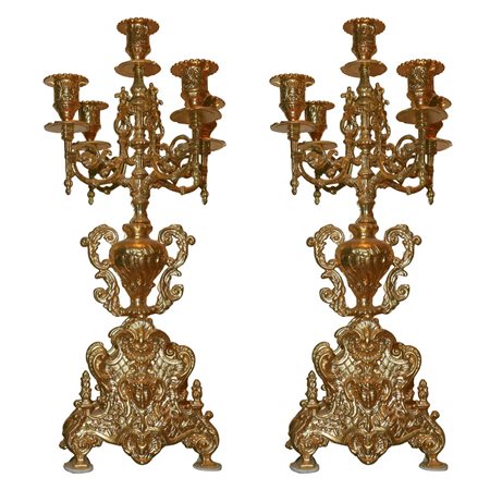 Coppia di candelabri a 5 luci in metallo dorato, 20° secolo