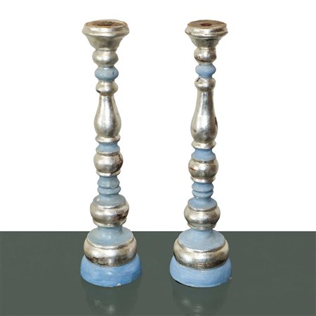 Coppia di candelieri in legno laccato e argentato, Sicily, 19° secolo