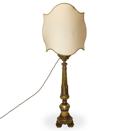 Lume in legno dorato, 18° secolo