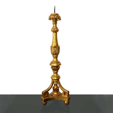 Candeliere in legno dorato, 19° secolo