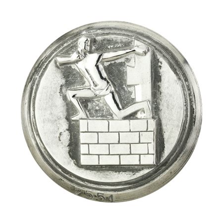  
P Atleta Che Salta L'Ostacolo 61 x 52 mm 
 