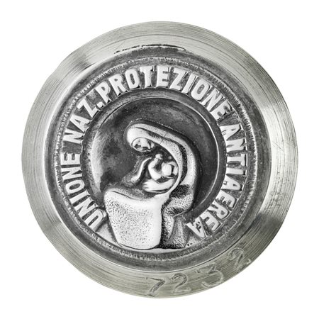  
P Unione Naz Protezione Antiaerea 36 x 36  mm 
 