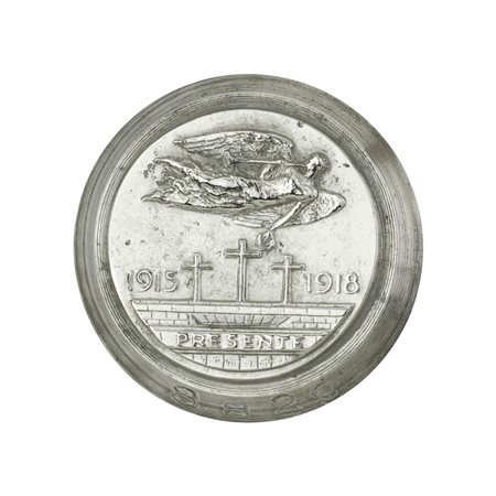  
P 1915-1918 Presente 35 x 36 mm 
 