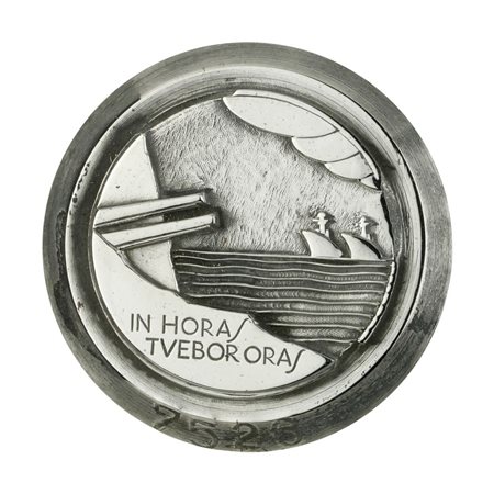  
P IN HORAS TUEBOR ORAS 40 x 39 mm 
 