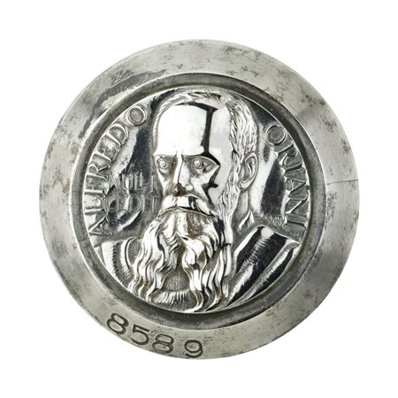  
P Alfredo Oriani Nulli Cedit Morigi A XVI 41 x 39 mm 
 