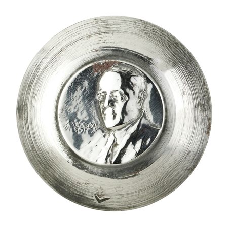  
P Woodrow Wilson 38 x 30 mm 
 