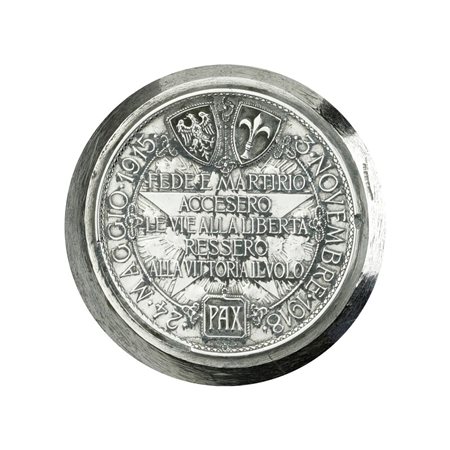  
P 24 Maggio 1915 3 Novembre 1918 Fede E Martirio Accesero Le Vie Alla Liberta Ressero Alla Vittoria Il Volo Pax 36 x 30 mm 
 