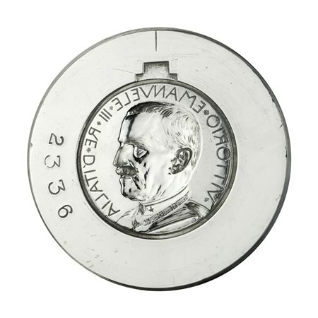  
N Vittorio Emanuele III Re D'Italia 64 x 49 mm 
 