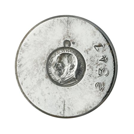  
N Vittorio Emanuele III Re D'Italia 42 x 34 mm 
 