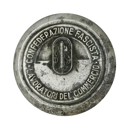  
P Confederazione Fascista Lavoratori Del Commercio 42 x 40 mm 
 