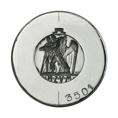  
N M.V.S.N. Milizia Volontaria Per La Sicurezza Nazionale 46 x 40 mm 
 