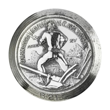  
P Governo Amara Leg.Ne Di Formazione Cc.Nn. Il "I Vecchini" Anno Xv Affer 46 x 40 mm 
 