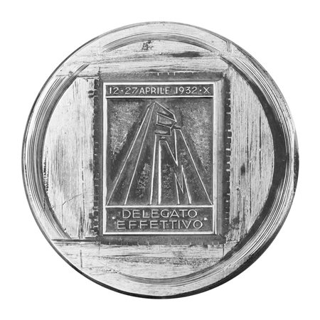  
P 12-27 Aprile 1932 x F M Delegato Effettivo 43 x 25 mm 
 