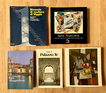 COLLETTIVE E COLLEZIONI D'ARTE DEL DOPOGUERRA - Lotto unico di 5 cataloghi