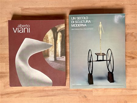 ALBERTO VIANI E SCULTURA MODERNA - Lotto unico di 2 cataloghi