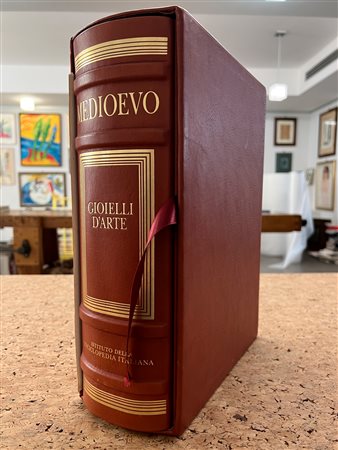 EDIZIONI TRECCANI (MEDIOEVO - GIOIELLI D'ARTE) - Medioevo. Gioielli d'arte, 2005