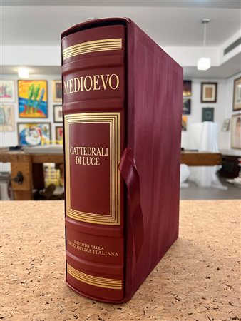 EDIZIONI TRECCANI (MEDIOEVO - CATTEDRALI DI LUCE) - Medioevo. Cattedrali di luce. Viaggio tra le vetrate medievali, 2007