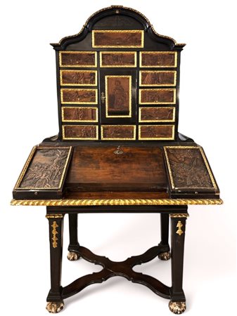  
Stipo a due corpi Nord Europa, Luigi XIV, Inizio XVIII secolo
 190 x 78 x 115 cm