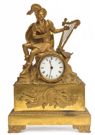  
Pendola da tavolo seconda metà del XIX secolo
bronzo dorato 42 x27 x 10 cm