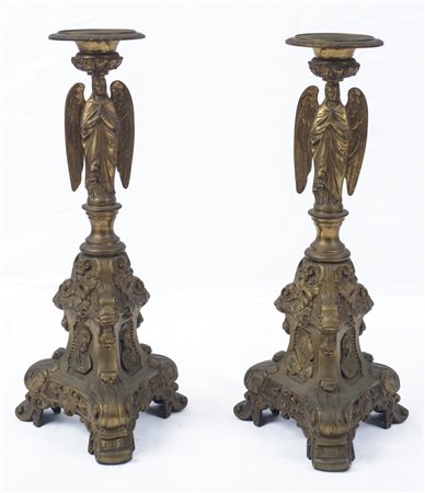  
Coppia di candelieri portacero Manifattura francese, fine XIX secolo
 H 60 cm