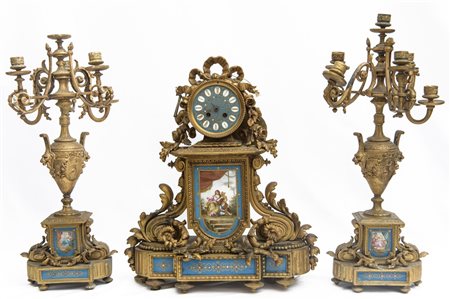  
Trittico da camino Francia, fine XIX secolo
 H 55 orologio - H 60 candelieri