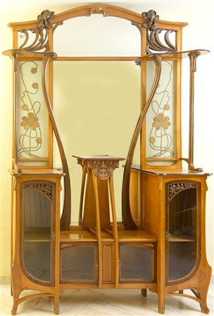 Vittorio Valabrega (1861 - 1952) 
Grande credenza étagère  primo quarto del XX secolo
legno d'acero 275 x 166 x 40 cm