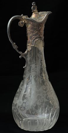  
Versatoio fine del XIX - inizi del XX secolo
vetro e metallo argentato 33 x12 cm