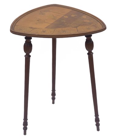 Emile Gallé (1846 - 1904) 
Tavolo "Clematide" 
legno di noce  72 x 52 x 52 cm