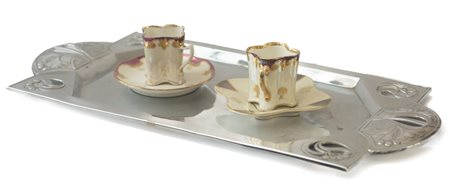  
WMF - Vassoio con due tazze da caffè Ginori anni '30 del XX secolo
metallo argentato e porcellana 23 x 47 cm