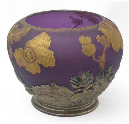 Victor Saglier (1809 - 1894) 
Grande tazza decorata con papaveri 1895 - 1900
vetro satinato H. 21 x D. 26 cm