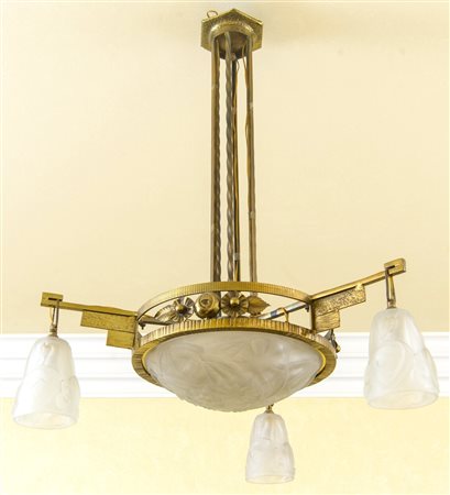  
DEGUE' - Lampadario a 4 luci anni '30 del XX secolo
bronzo e vetro 100 x 60 cm