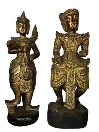  
Lotto di due figure orientali Estremo oriente, XX secolo
 78 x 26 x 16 cm; 76 x 20 x 16 cm