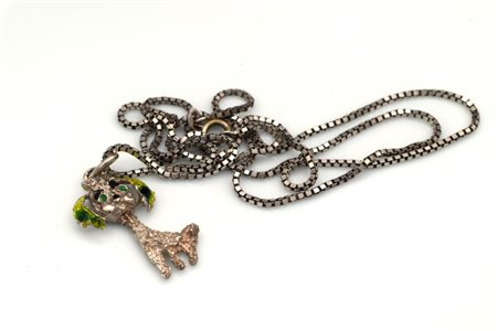 Collana in argento con pendente a forma di cane